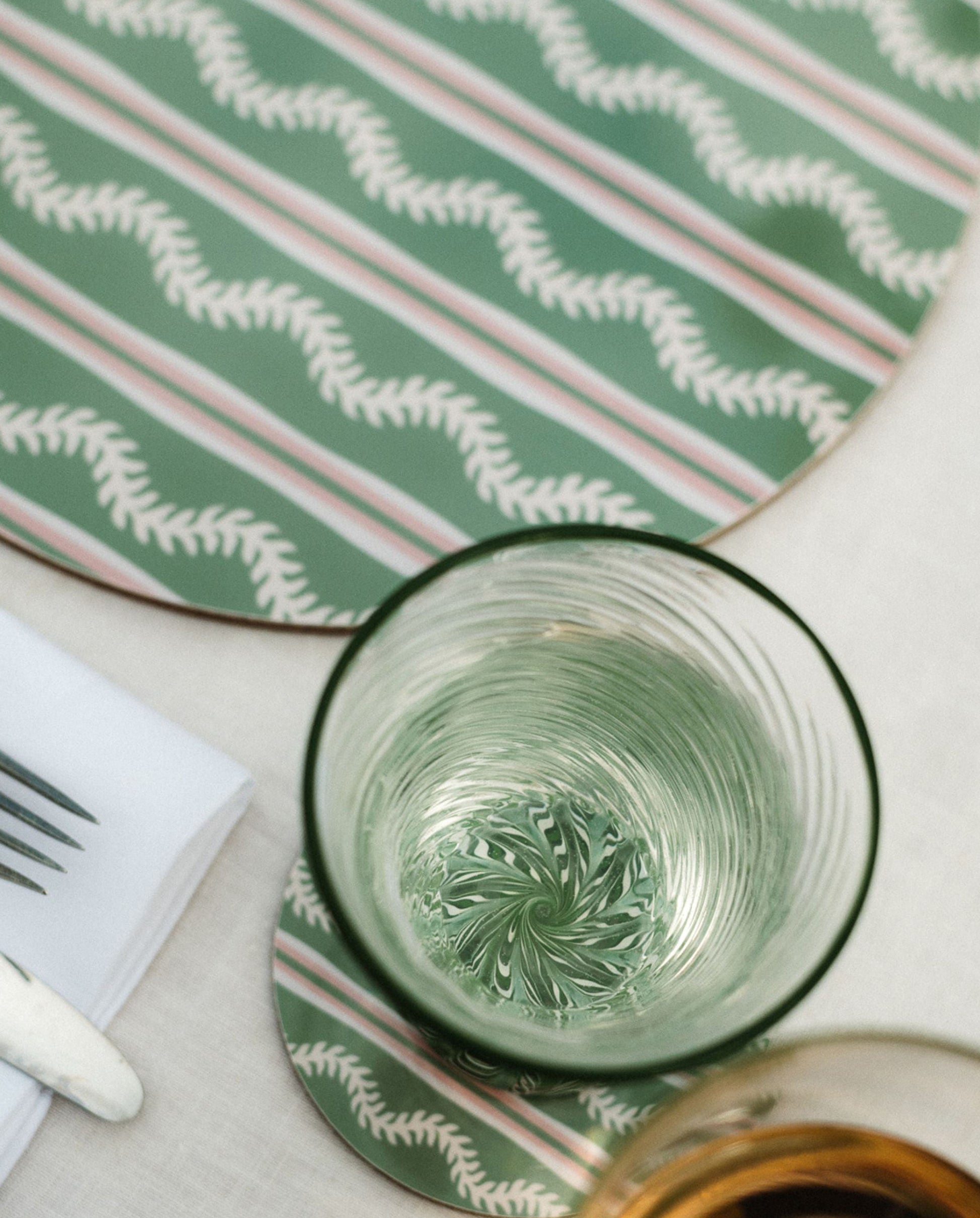 Green_Pink_Vines_Placemat_Balu_London_Lifestyle_1
